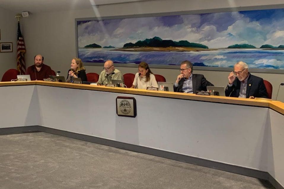 Leaf blower ordinance advances to Norwalk Common Council Nancy on Norwalk