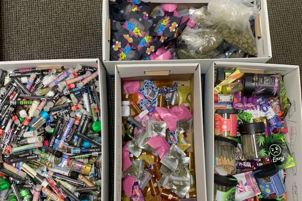 vape shop metz NPD arrests smoke/vape shop worker